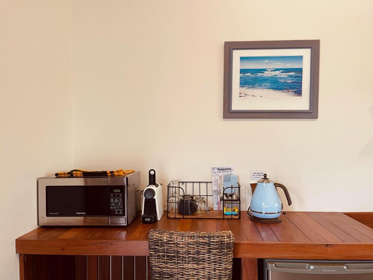 Grape Juice Retreat Rustic Romantic Gateway 5Mins To Beaches & Town Margaret River Eksteriør bilde